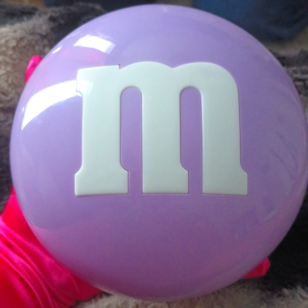 M&M clutch